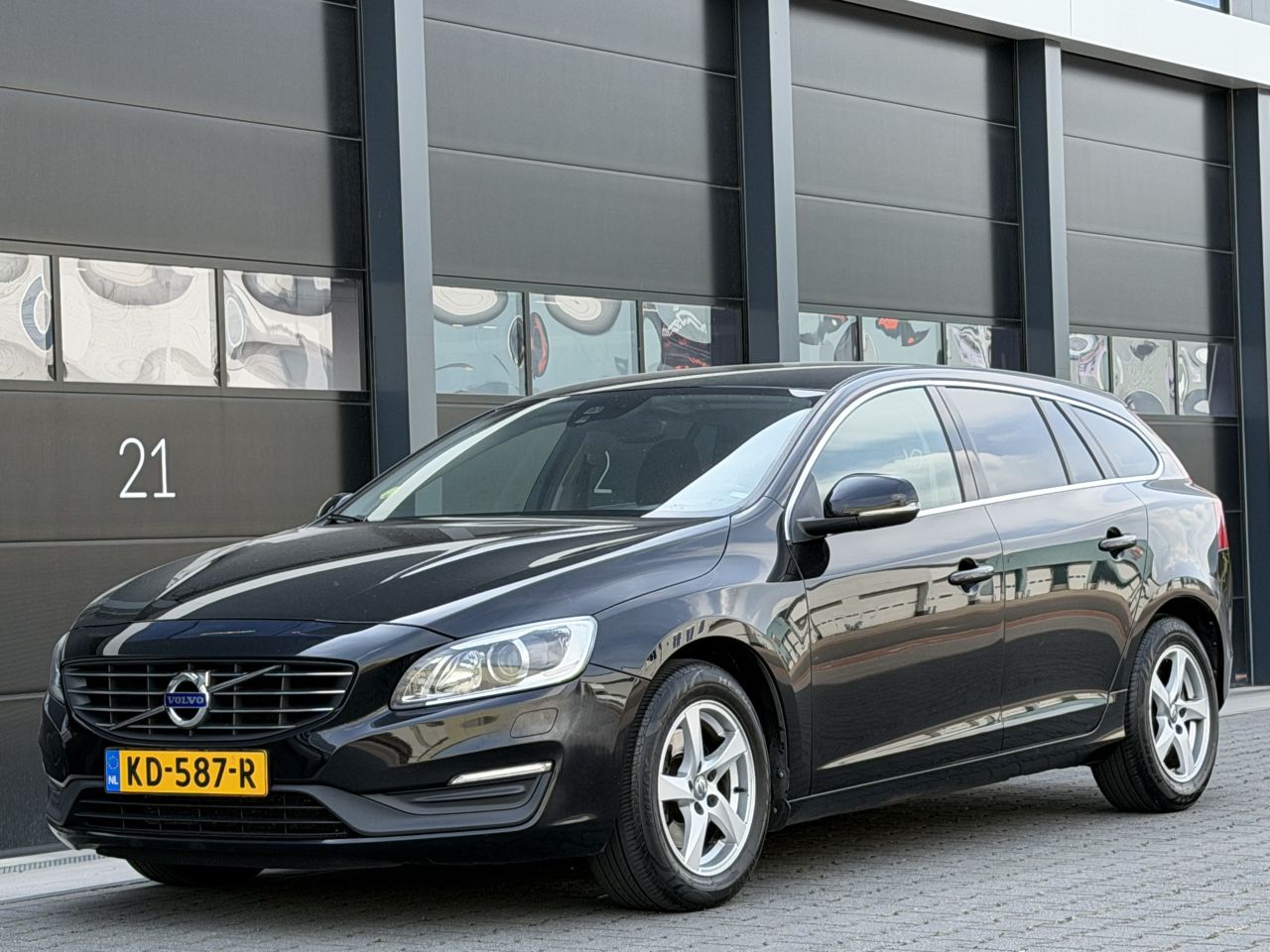 Volvo V-60