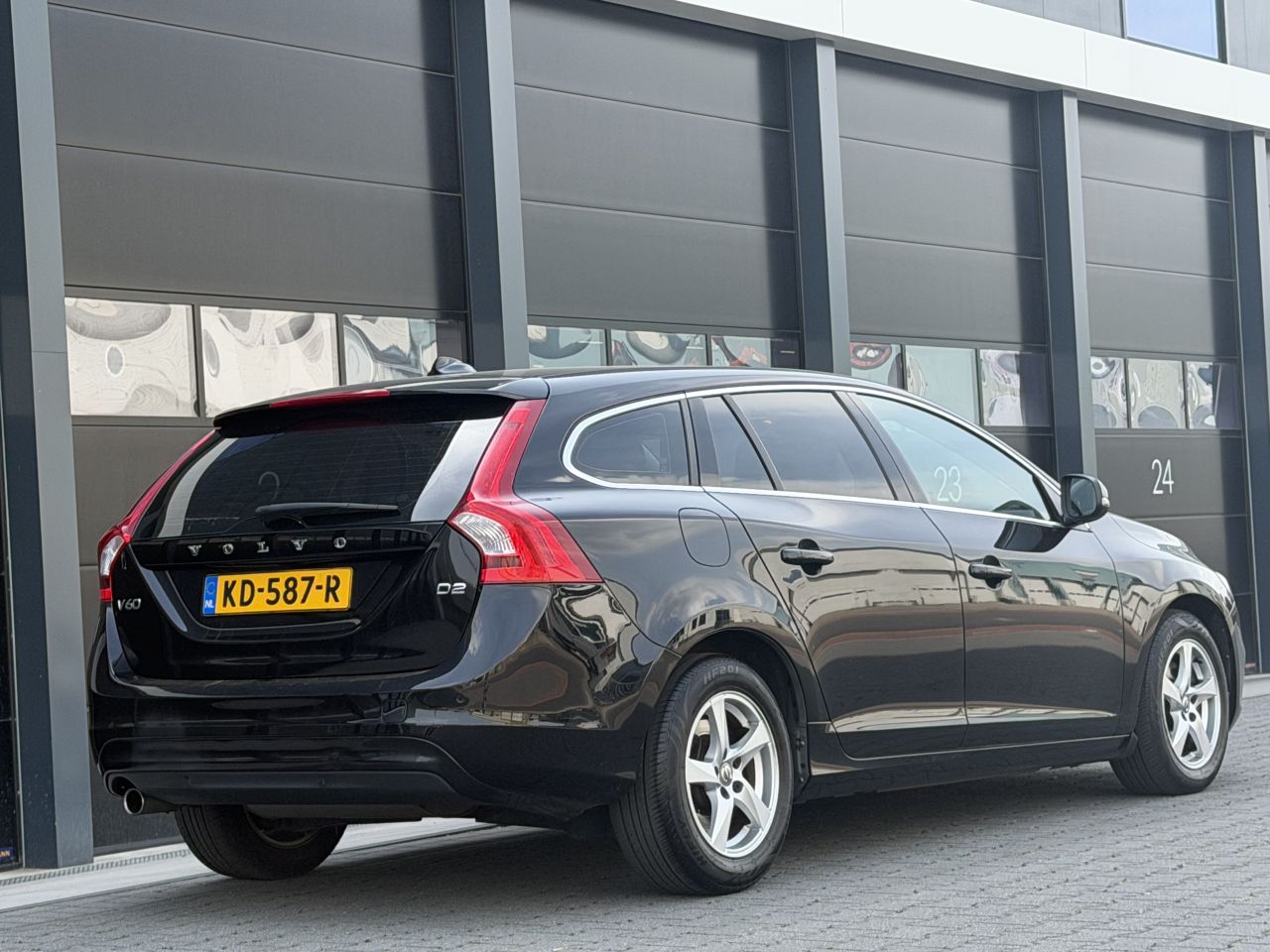 Volvo V-60
