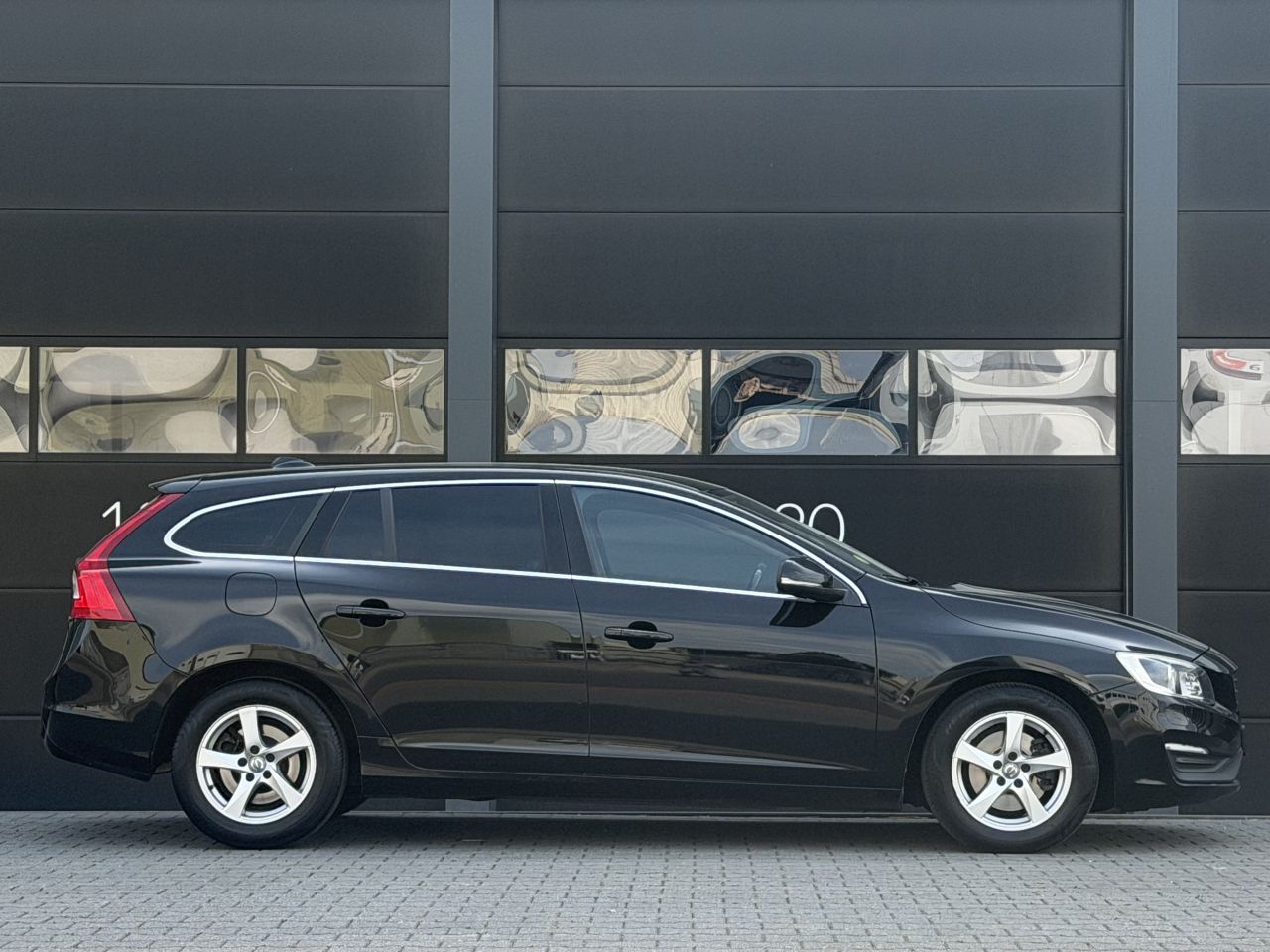 Volvo V-60