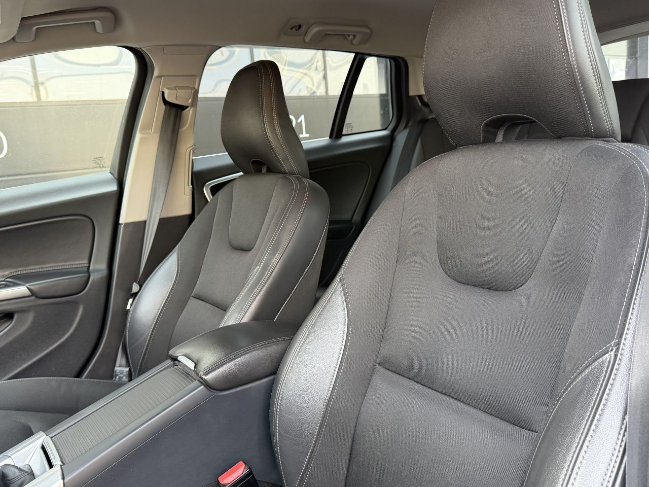 Volvo V-60