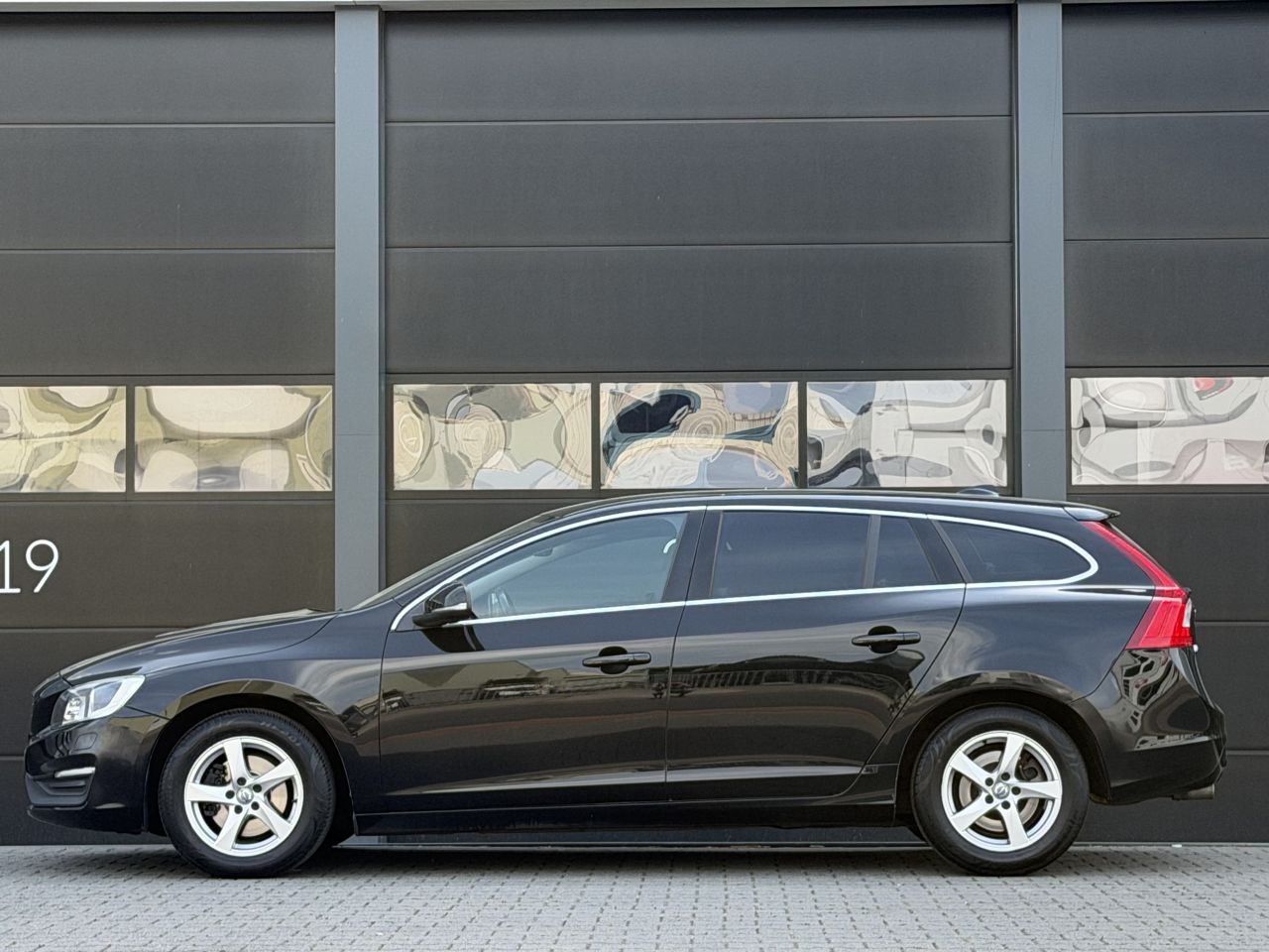 Volvo V-60