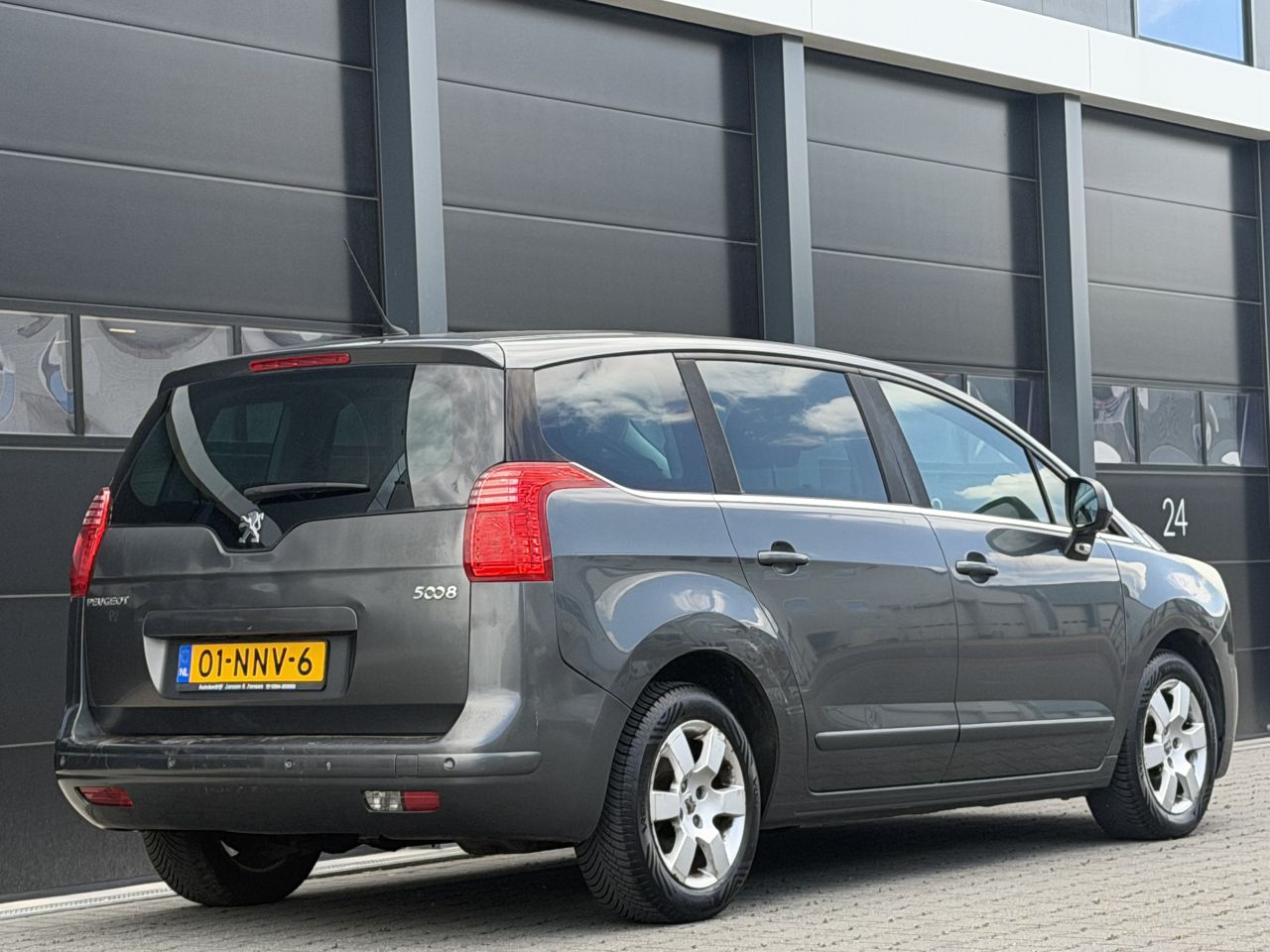 Peugeot 5008