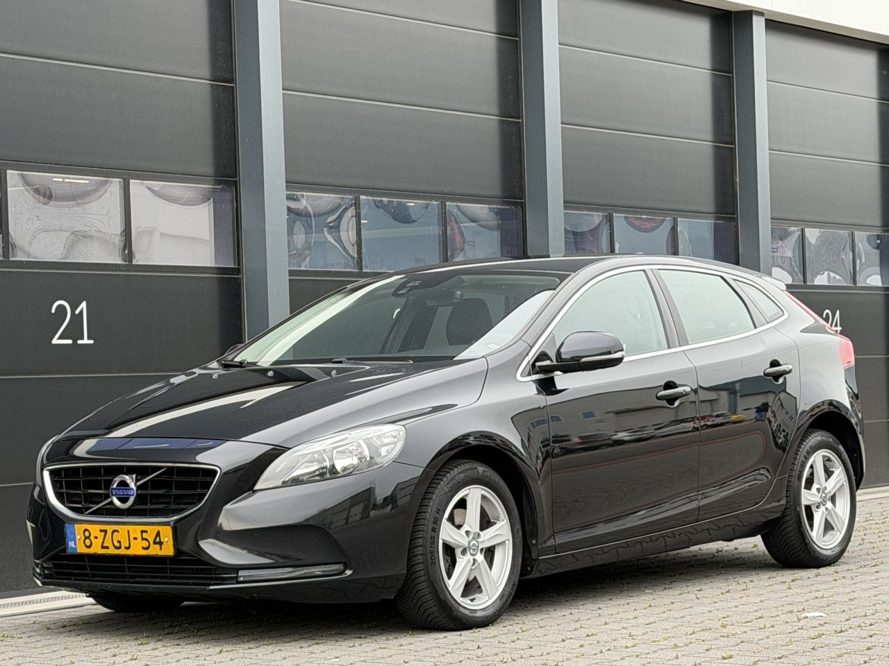 Volvo V-40