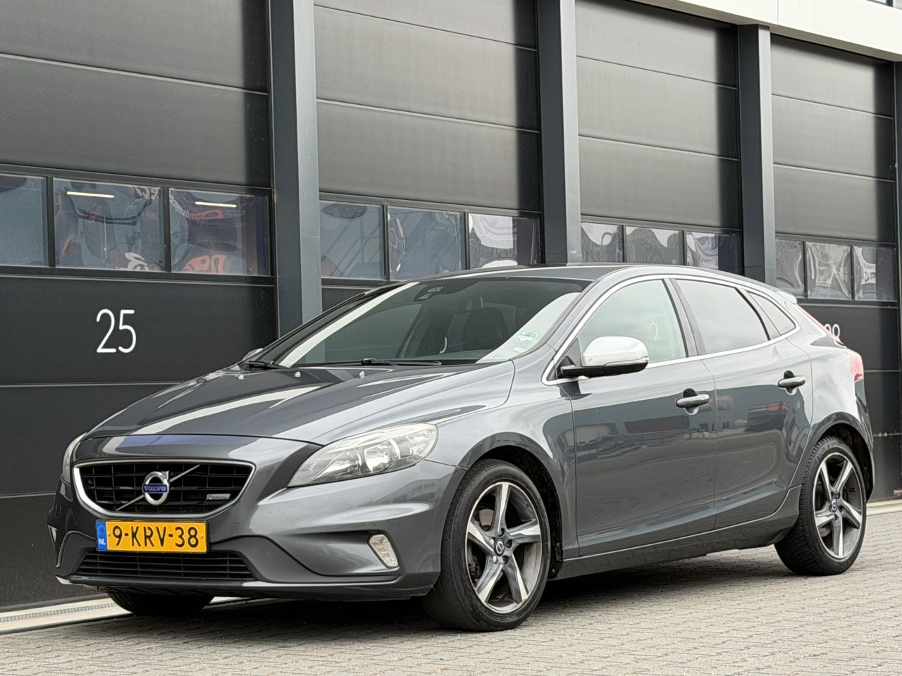 Volvo V-40