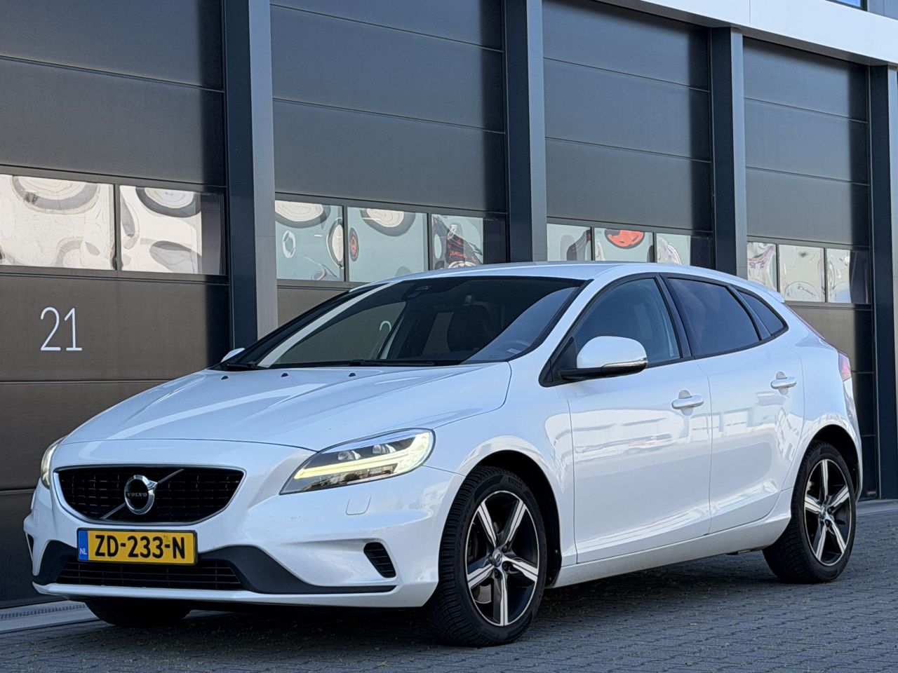 Volvo V-40