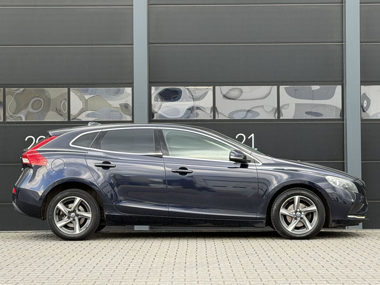 Volvo V-40