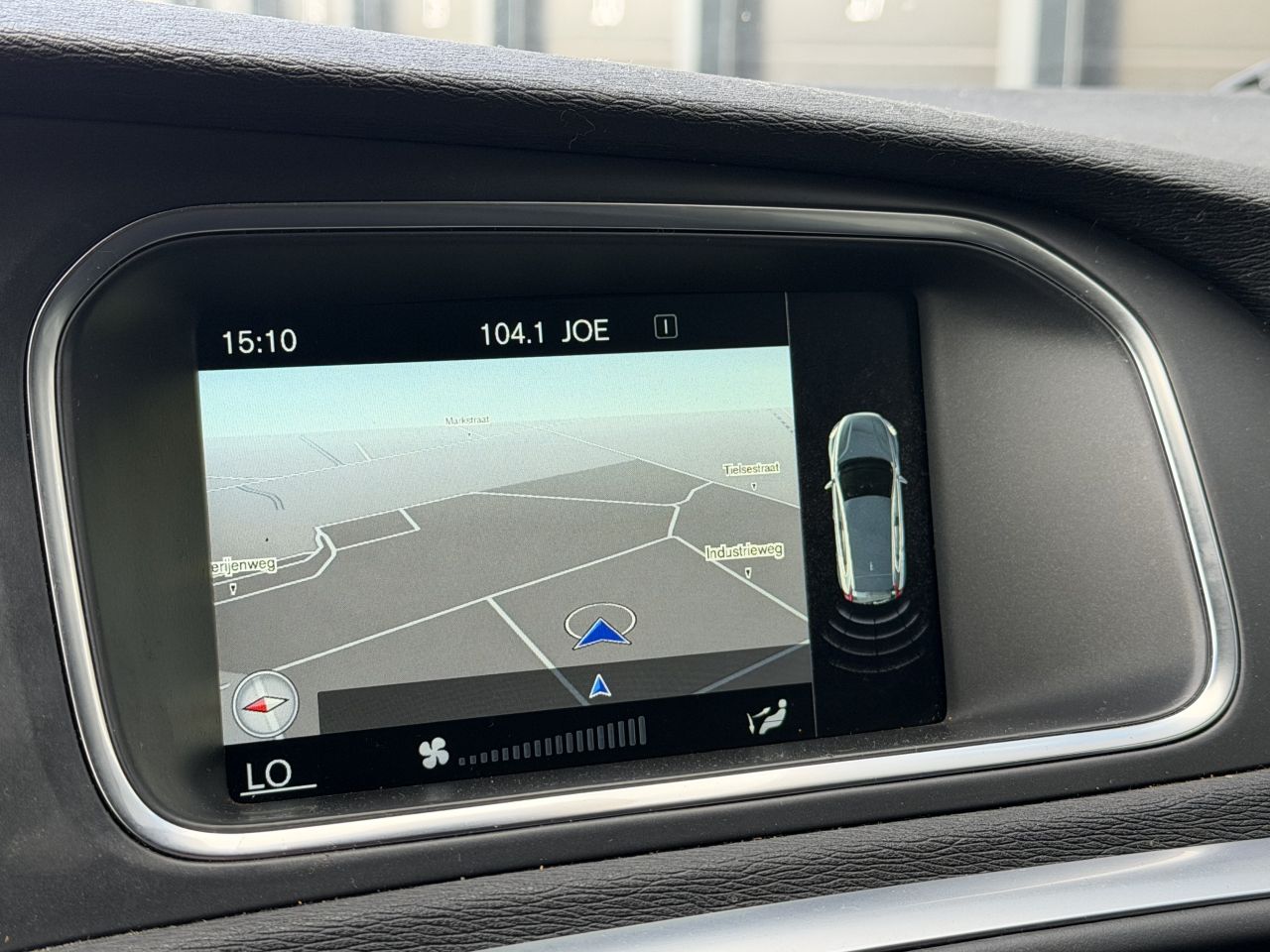 Volvo V-40