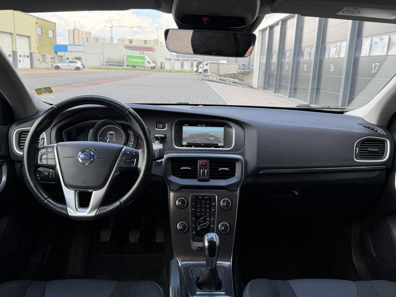 Volvo V-40