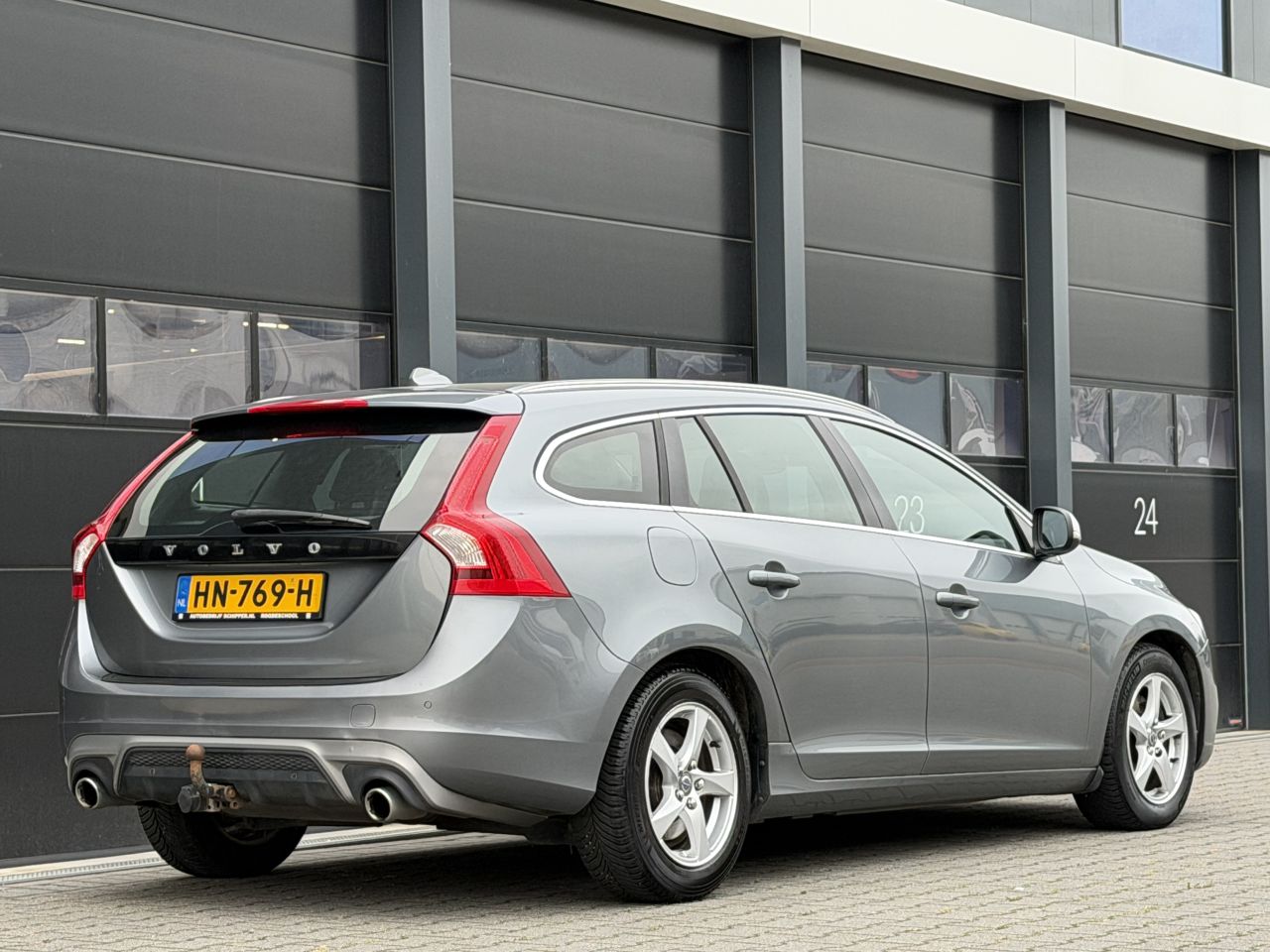 Volvo V-60