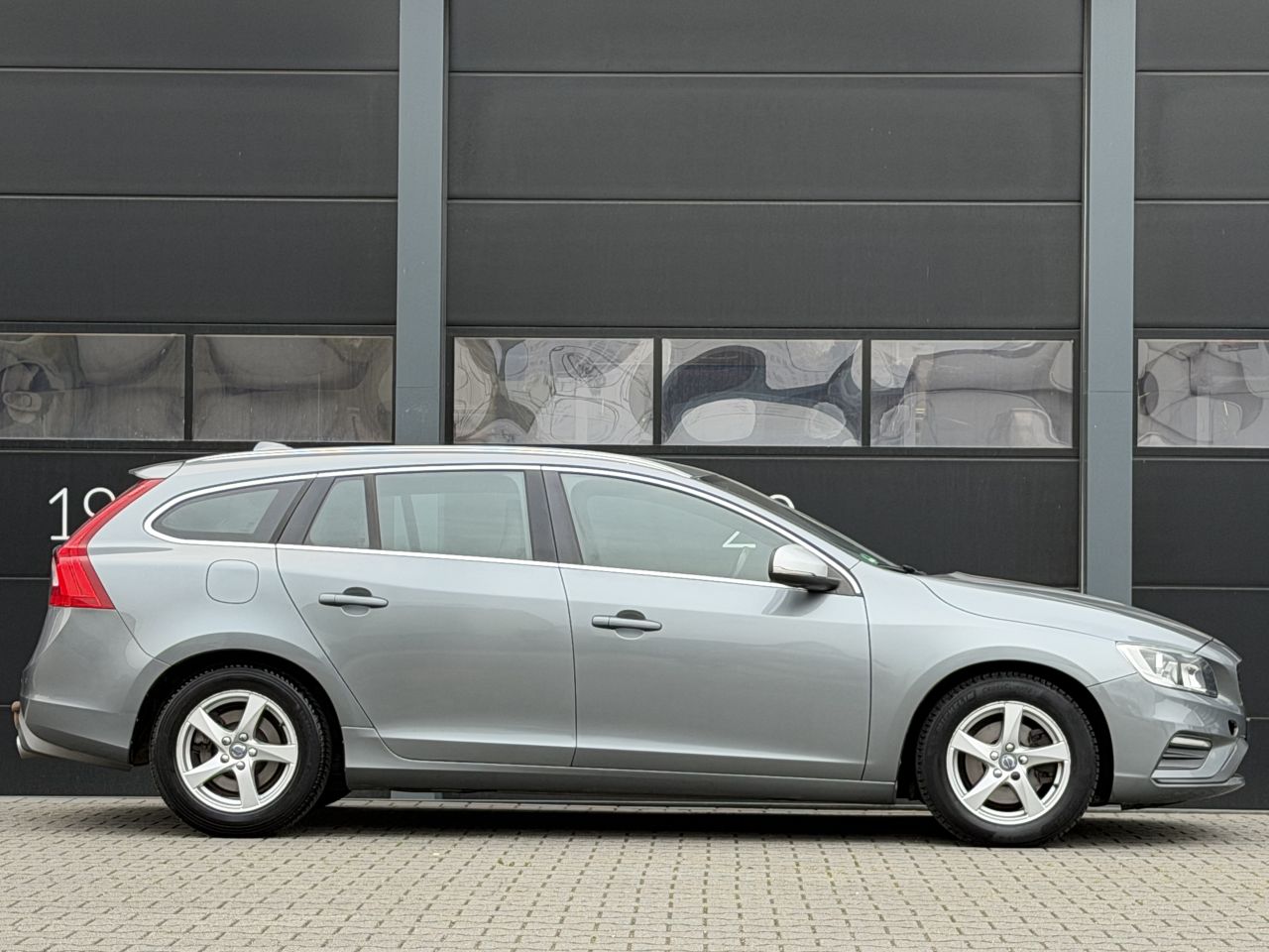 Volvo V-60