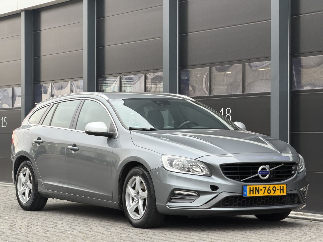 Volvo V-60