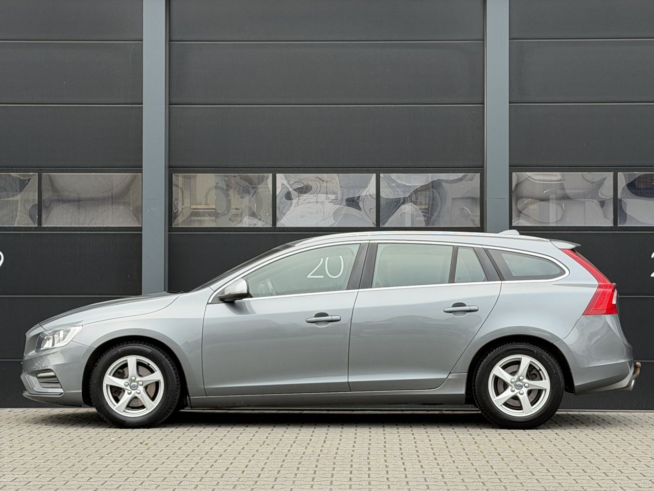 Volvo V-60