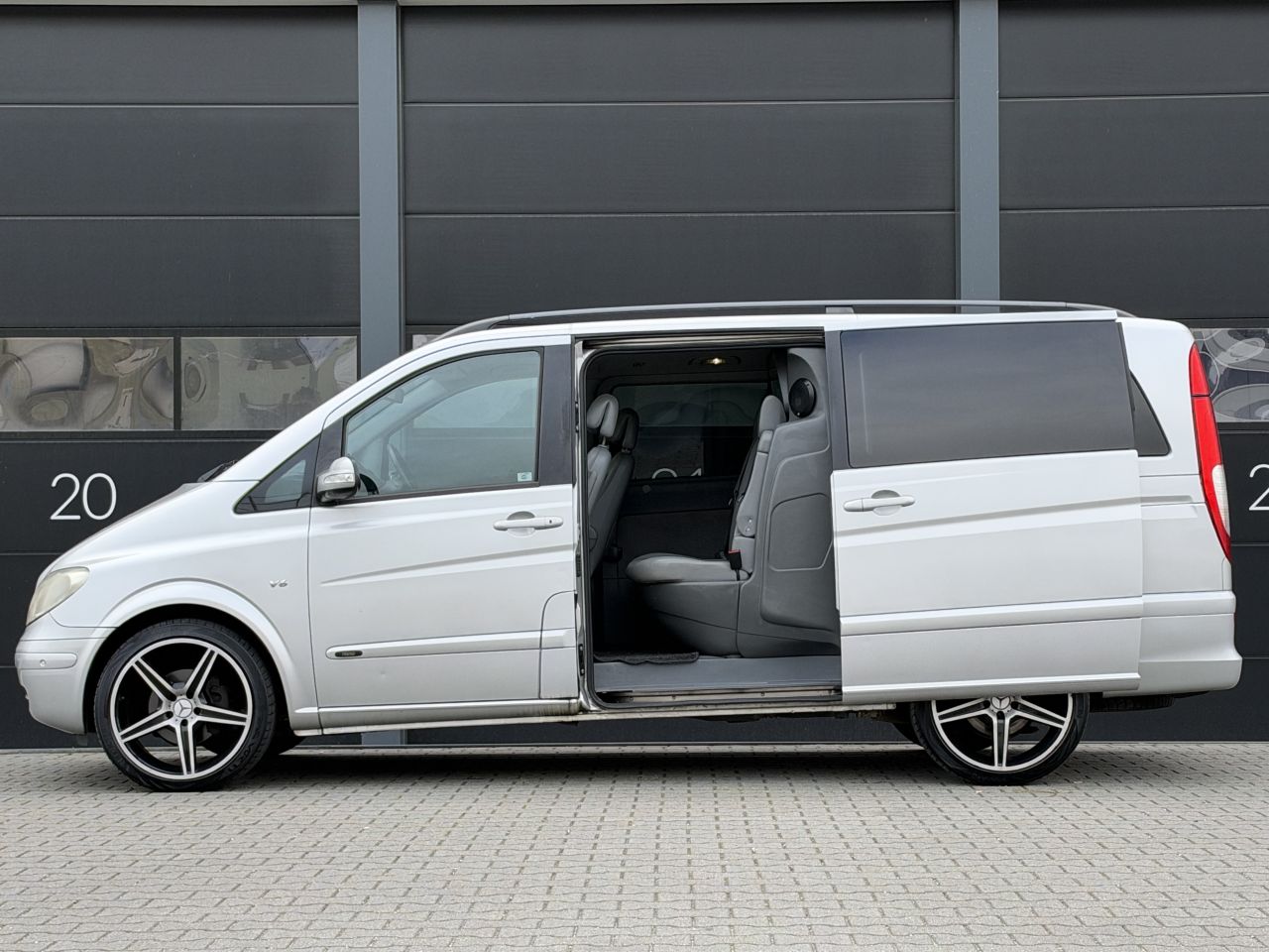 Mercedes Viano