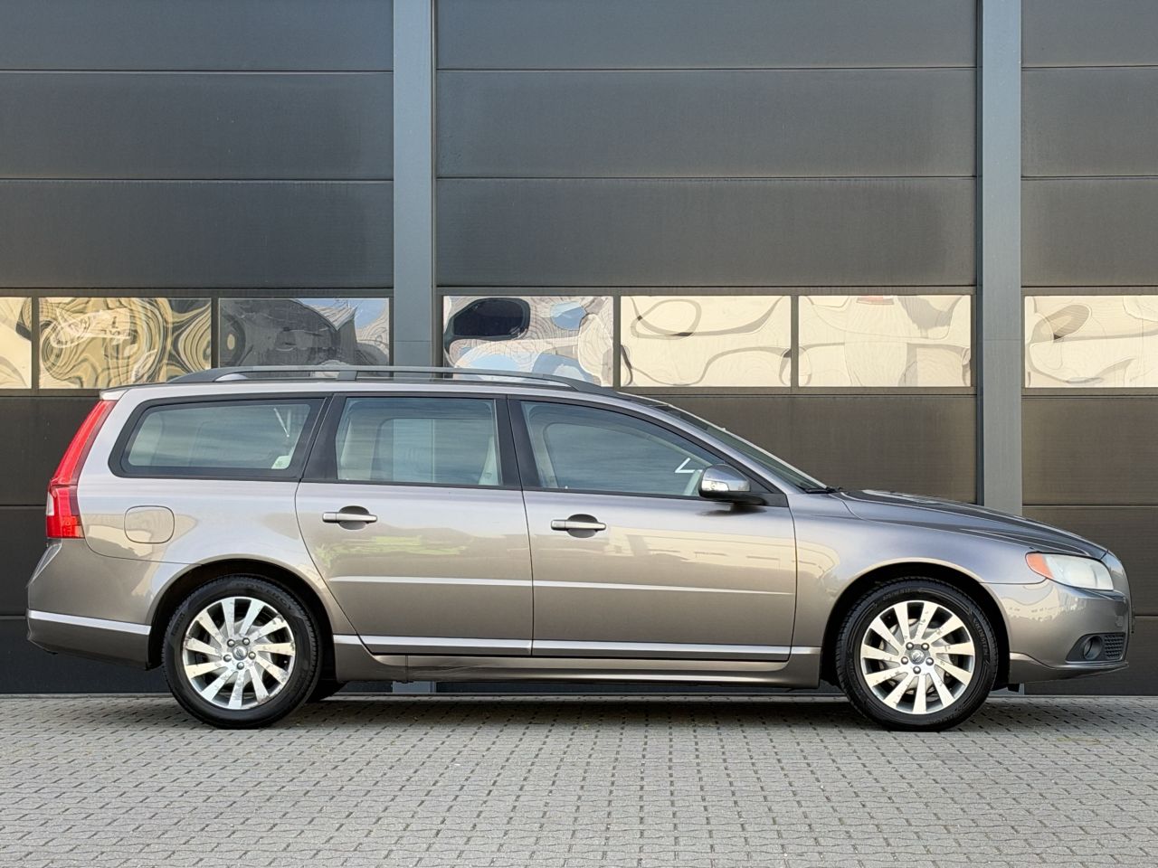 Volvo V-70