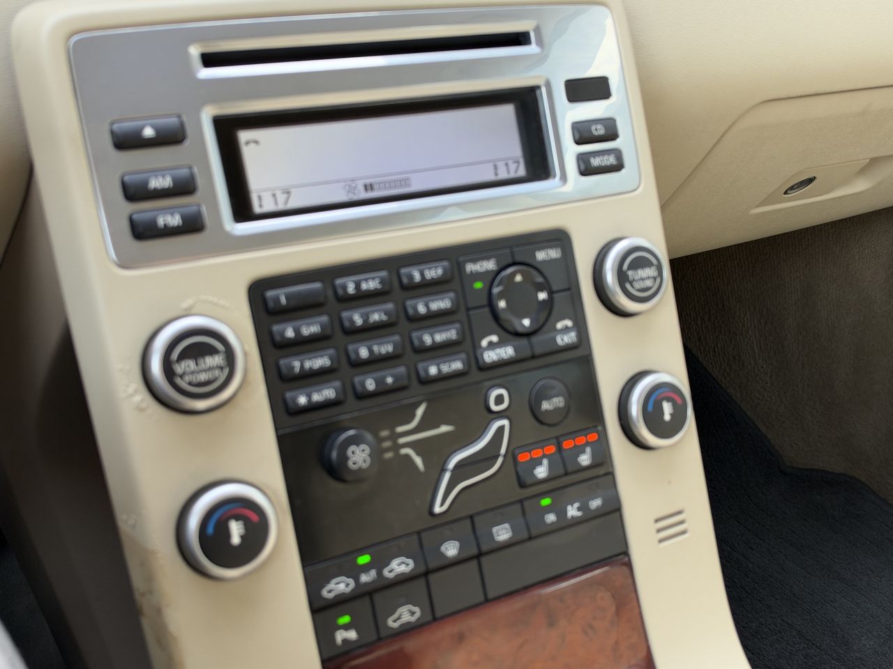 Volvo V-70