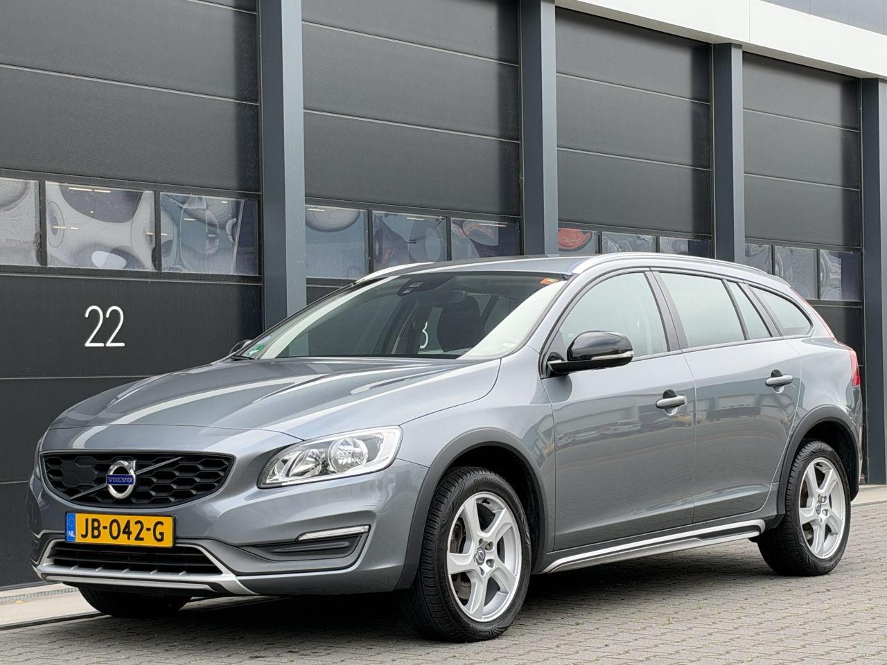 Volvo V-60