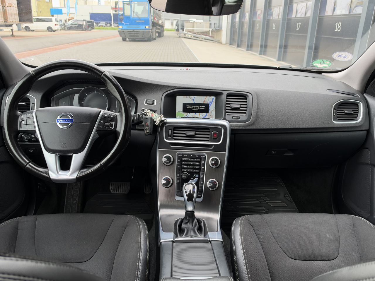 Volvo V-60