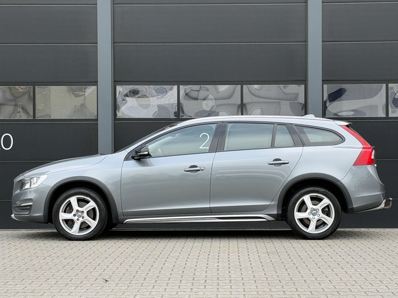 Volvo V-60