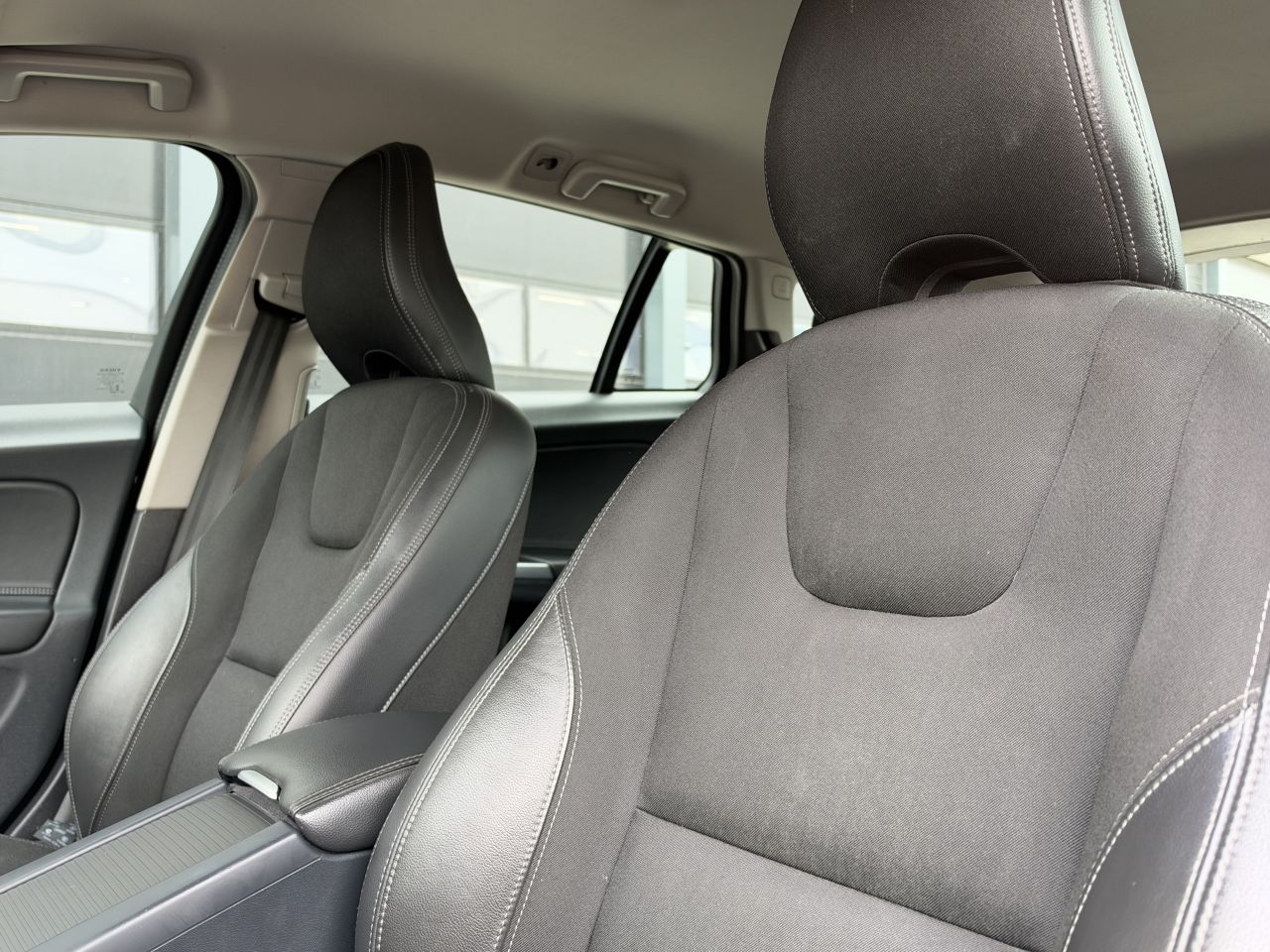 Volvo V-60