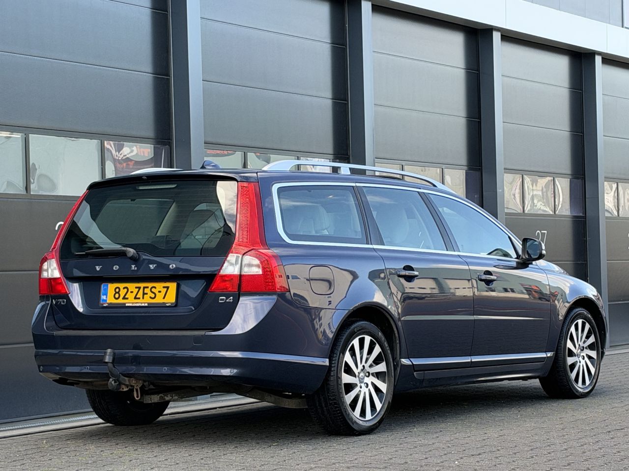 Volvo V-70