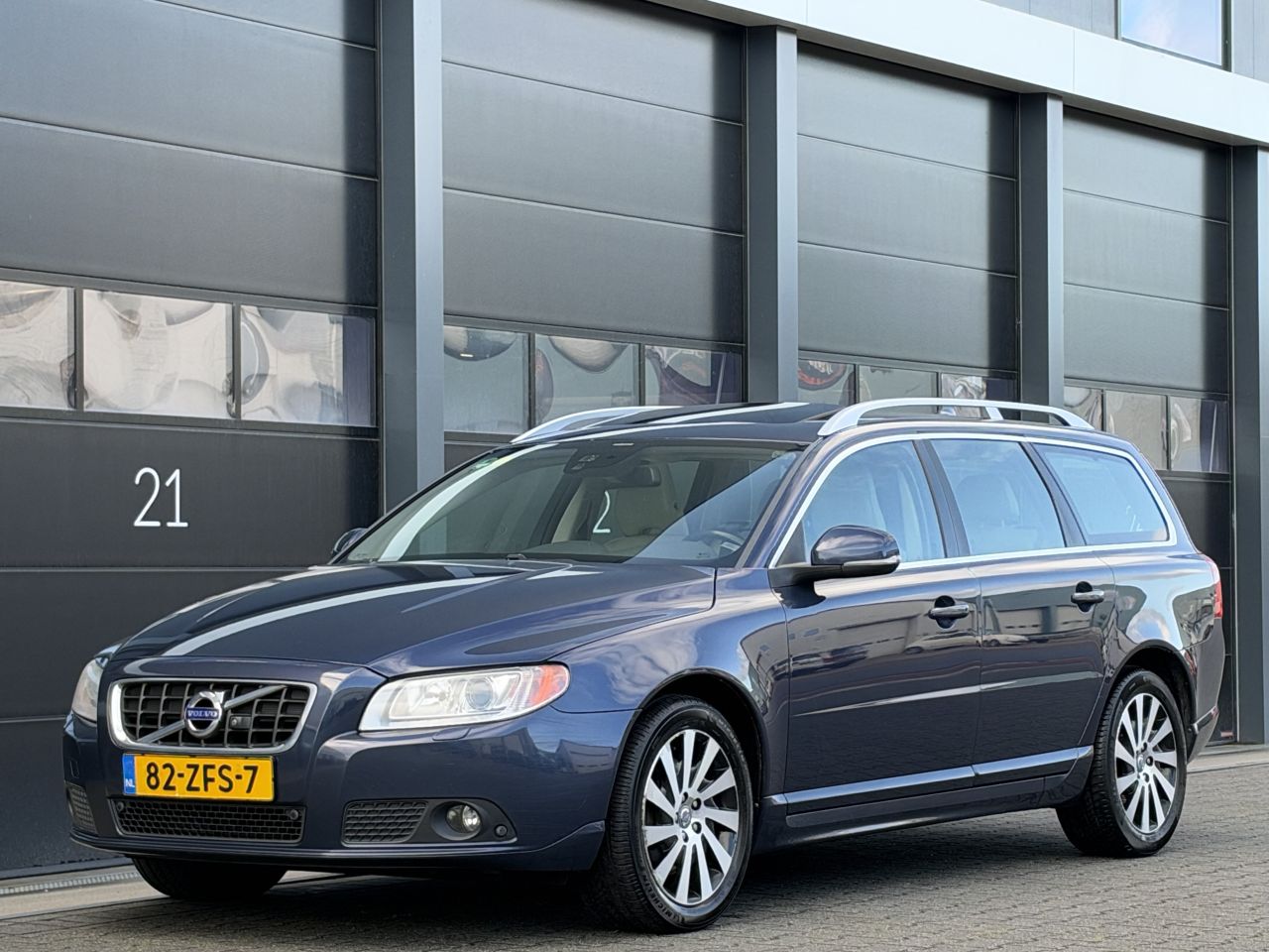 Volvo V-70