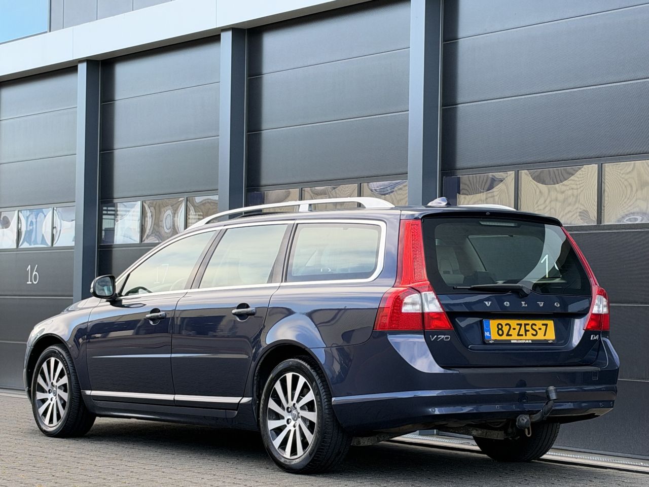 Volvo V-70