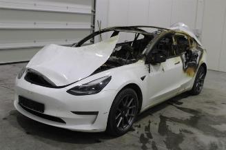 Salvage car Tesla Model 3  2021/12