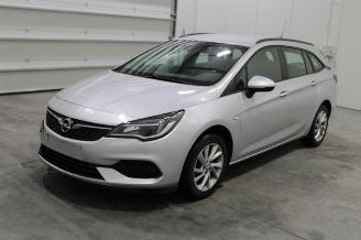 uszkodzony samochody osobowe Opel Astra  2020/3