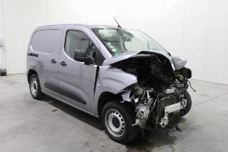 krockskadad bil auto Peugeot Partner  2020/8