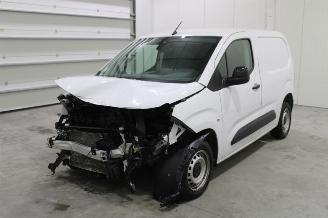 Salvage car Peugeot Partner  2023/10