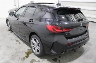 BMW 1-serie 118 picture 4