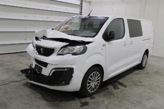 Damaged car Peugeot Expert  2023/8