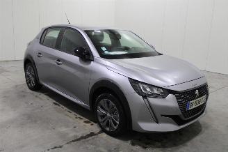 Peugeot 208  picture 3