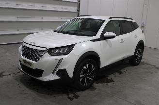 Salvage car Peugeot 2008  2020/1