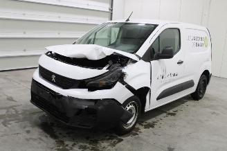 Coche siniestrado Peugeot Partner  2022/10