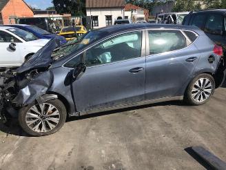 Salvage car Kia Cee d benzine - 1000cc 2016/1