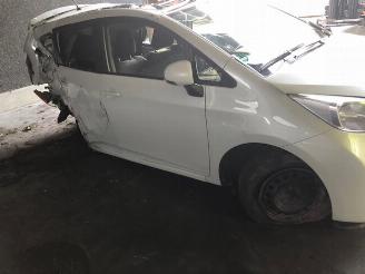 rozbiórka samochody osobowe Toyota Verso S DIESEL - 1364CC - 66KW - EURO 5B 2015/2