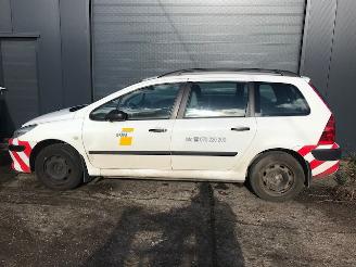 Peugeot 307 SW (3H) Combi 2002 / 2008 1.6 HDi 16V Combi/o  Diesel 1.560cc 66kW (90pk) FWD picture 5