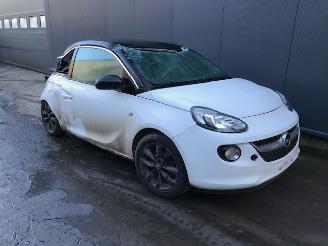 Démontage voiture Opel Adam Hatchback 3-drs 2012 / 2019 1.2 16V Hatchback  Benzine 1.229cc 51kW (69pk) FWD 2015/10