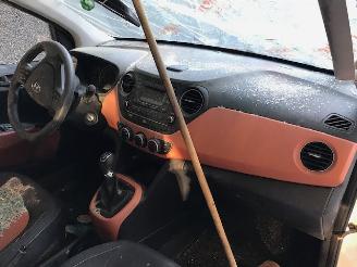 Hyundai I-10 (B5) Hatchback 2013 1.0 12V Hatchback  Benzine 998cc 49kW (67pk) FWD picture 21