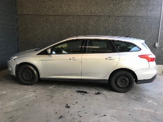 Ford Focus III Wagon Combi 2010 / 2018 1.0 Ti-VCT EcoBoost 12V 100 Combi/o  Benzine 998cc 74kW (101pk) FWD picture 4
