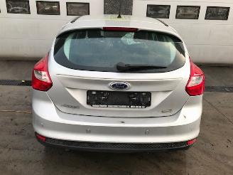 Ford Focus III Wagon Combi 2010 / 2018 1.0 Ti-VCT EcoBoost 12V 100 Combi/o  Benzine 998cc 74kW picture 8