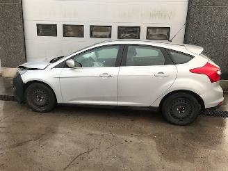 Ford Focus III Wagon Combi 2010 / 2018 1.0 Ti-VCT EcoBoost 12V 100 Combi/o  Benzine 998cc 74kW picture 5