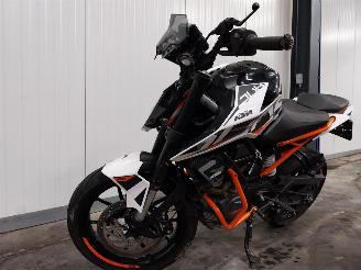 KTM 125 Duke  picture 3