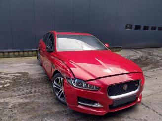 Coche siniestrado Jaguar XE XE, Sedan, 2015 2.0d 180 16V 2015/7