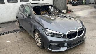 Vaurioauto  passenger cars BMW 1-serie 1 serie (F40), Hatchback, 2019 116d 1.5 12V TwinPower 2020/1