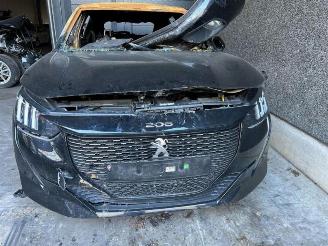 Voiture accidenté Peugeot 208 208 II (UB/UH/UP), Hatchback 5-drs, 2019 1.5 BlueHDi 100 2023/4