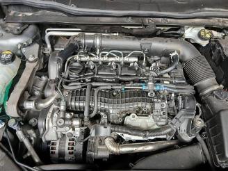 Volvo V-40 V40 Cross Country (MZ), Hatchback 5-drs, 2012 / 2019 2.0 D2 16V picture 12