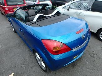 Opel Tigra 1800cc benzine picture 3