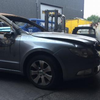 Coche siniestrado Skoda Superb  2009/1